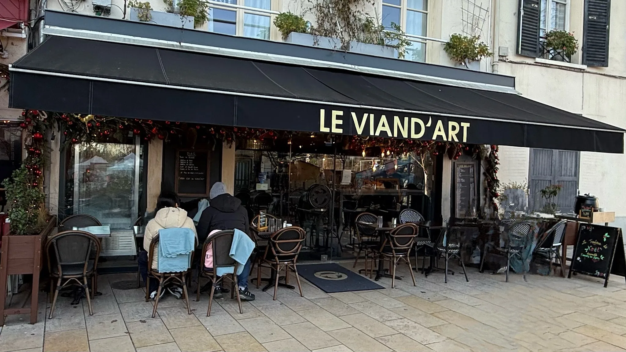 le-viandrsquoart-8211-butcher's-shop-8211-steak-house-1