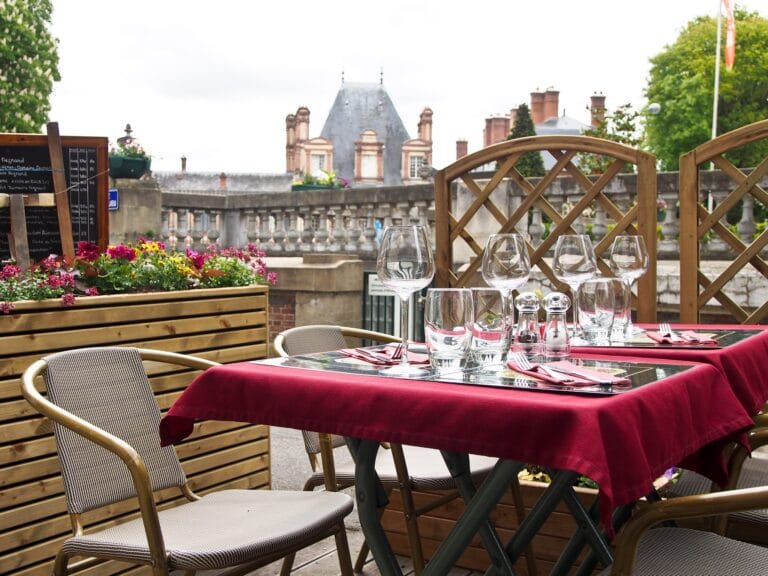 Continental breakfast served at Hôtel Le Richelieu