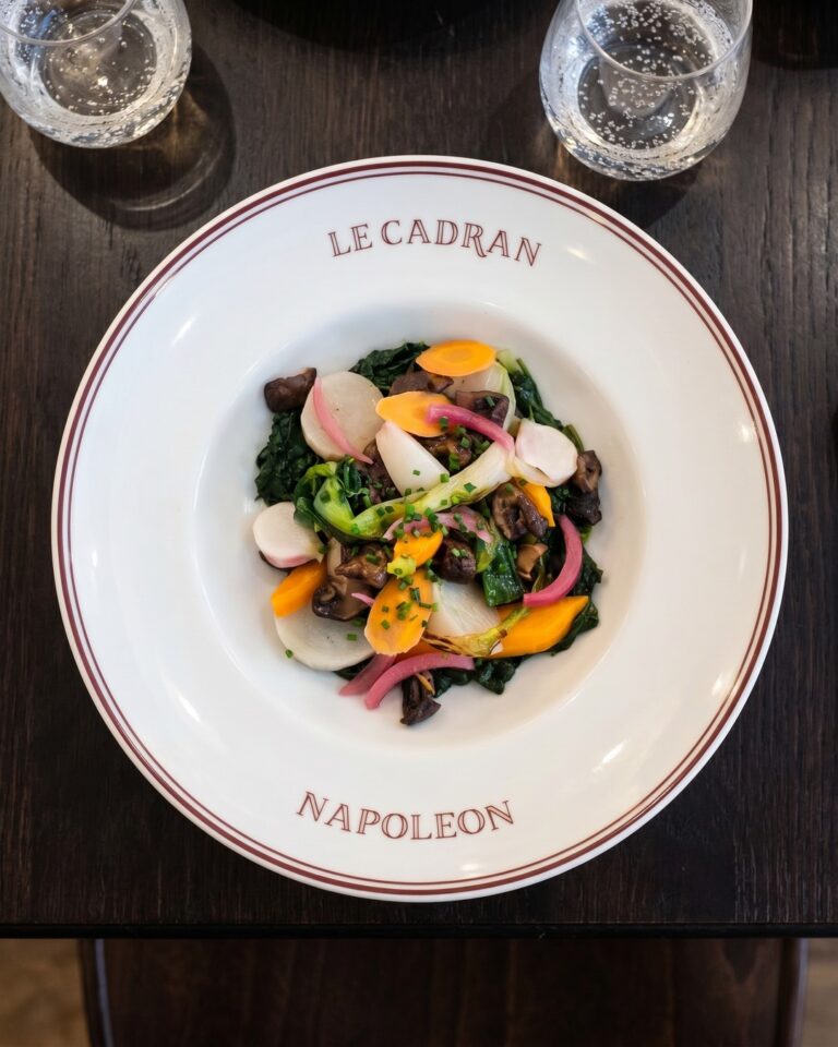Assiette de légumes colorés du restaurant Le Cadran Napoléon