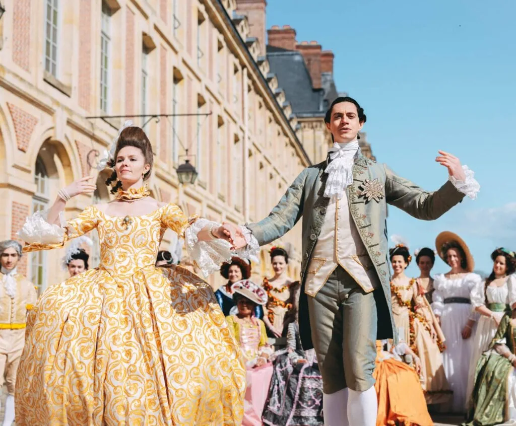Pique-nique et bal costumé dans le jardin Anglais du château de Fontainebleau