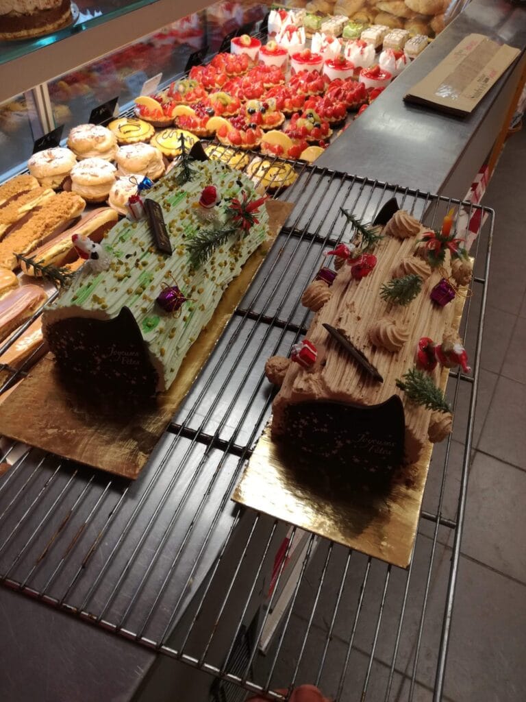 Weihnachtsrollen mit Pistazien und Schokolade, Boulangerie de la Gare