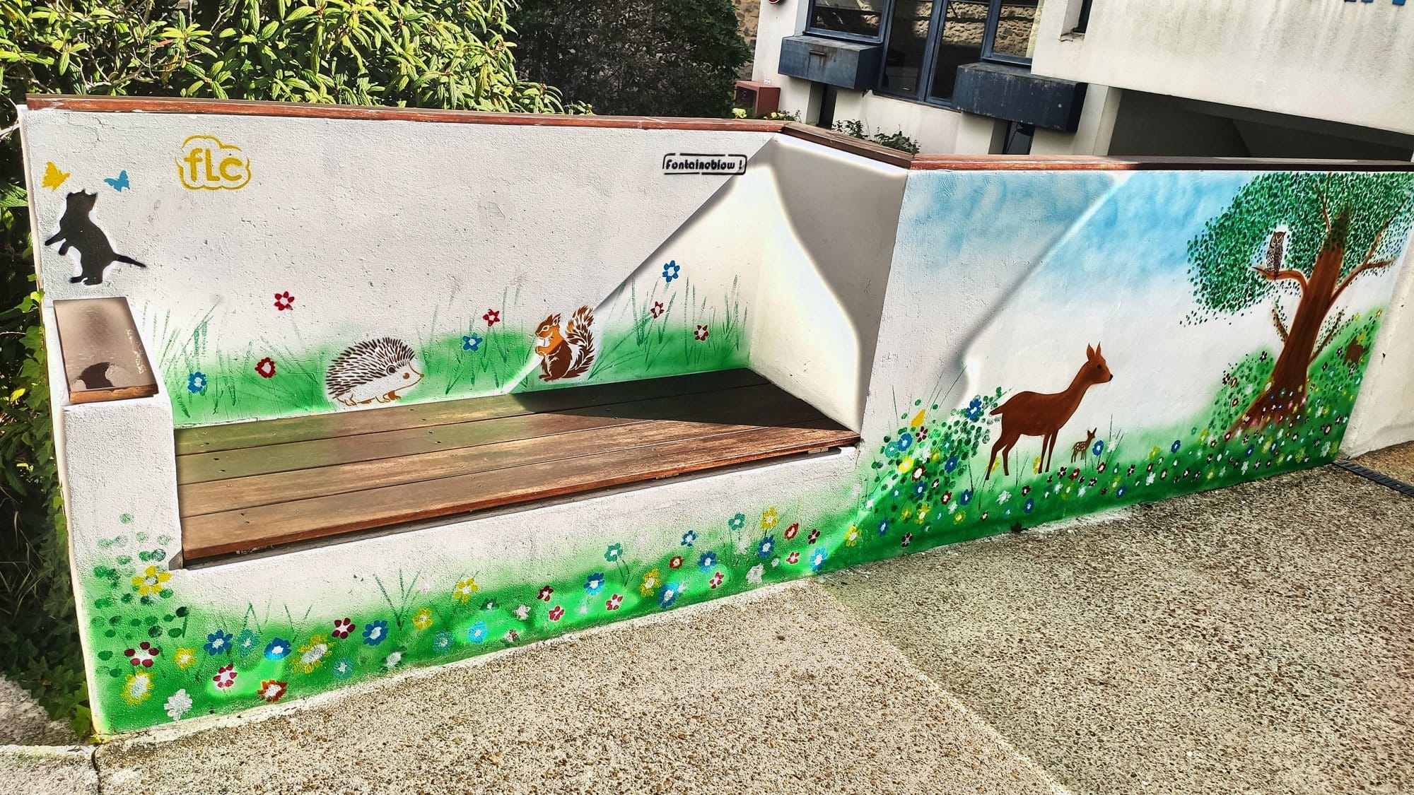 Fresque participative de l'entrée de FLC, rue du Mont Ussy à Fontainebleau